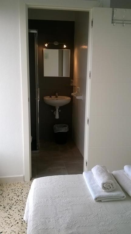 Hostal Paris Ciutadella Ситадела Екстериор снимка