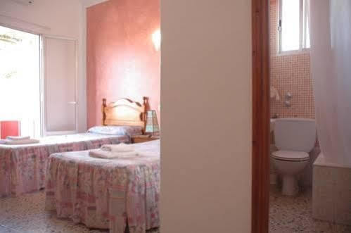 Hostal Paris Ciutadella Ситадела Екстериор снимка