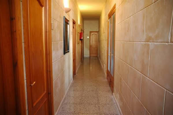 Hostal Paris Ciutadella Ситадела Екстериор снимка