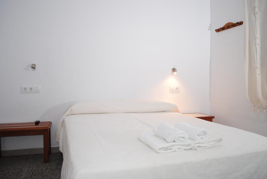 Hostal Paris Ciutadella Ситадела Стая снимка